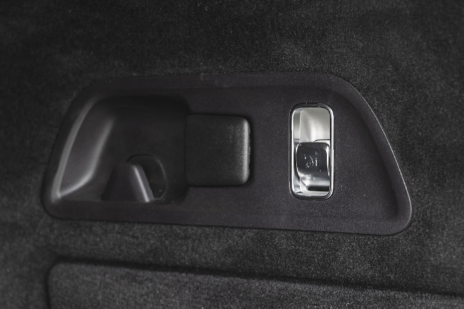 Mercedes-Benz Maybach GLS Buttons in Bootspace